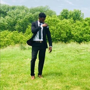 Meet your Posher, Adan